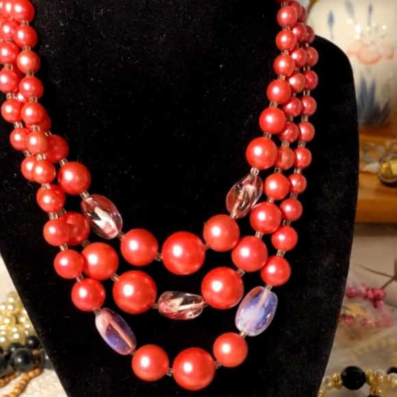 Vintage multi strand necklace lucite with glass excellent condition NWOT - Picture 7 of 14